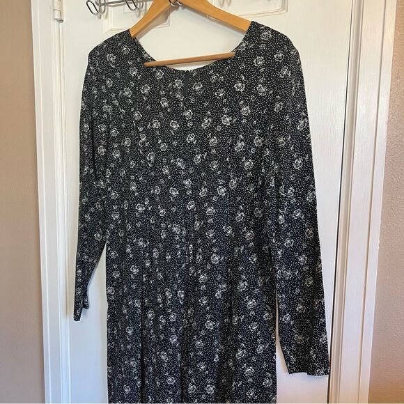 ADRIANJORDAN BLACK+WHITE ROSE AND POLKA DOT JUMPSUIT - Picture 2 of 15